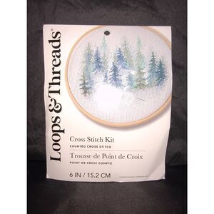 LOOPS & THREADS CROSS STITCH KIT TREES OF WINTER 6" NEW